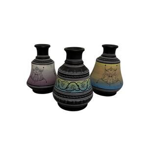 VTG Lot of 3 Safi Moroccan handmade handpainted bud vases. Saissi Safi marking.